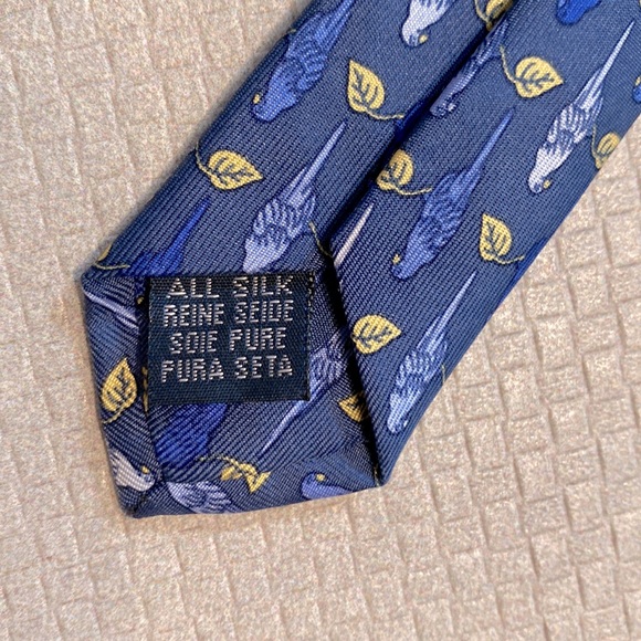 Mens Burberry 💯% Silk Steely Blue Bird TIE. Like NEW Condition! Pristine 🦜60” - Picture 7 of 15